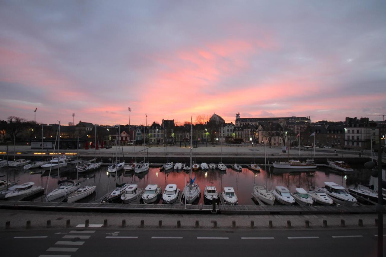 La magie du Port de Vannes et son centre historique à pied Extérieur photo