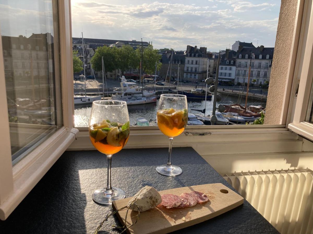 La magie du Port de Vannes et son centre historique à pied Extérieur photo